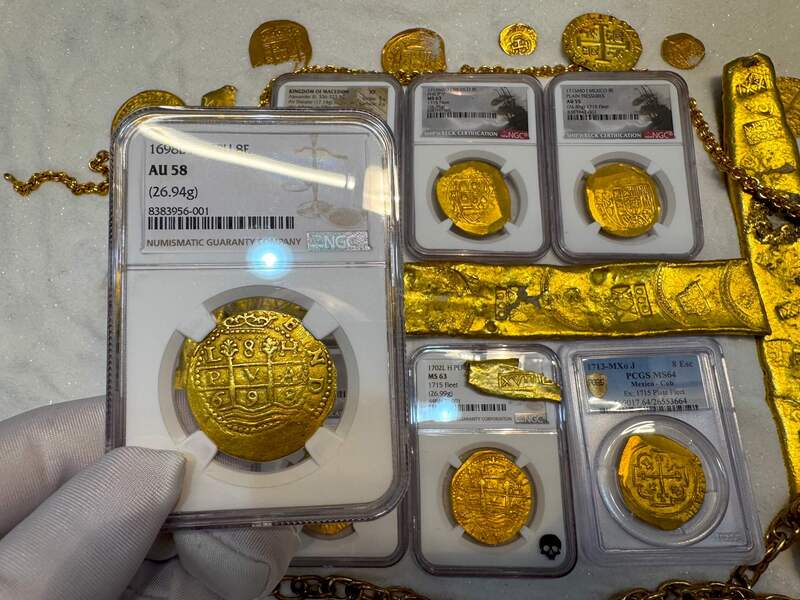 Peru 8 Escudos 1698 "1715 Fleet Shipwreck" NGC 58 30