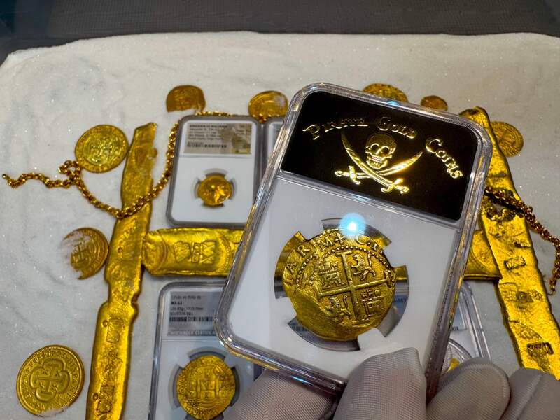 Peru 8 Escudos 1698 "1715 Fleet Shipwreck" NGC 58 5