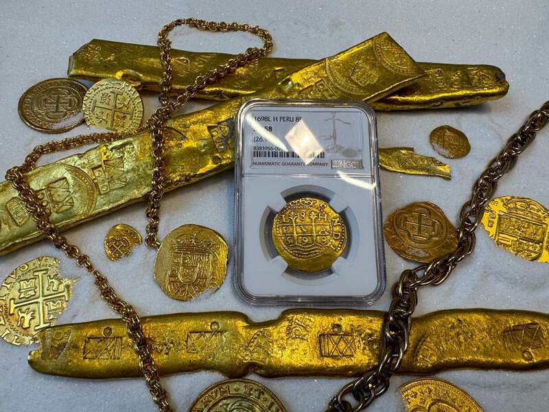 Peru 8 Escudos 1698 "1715 Fleet Shipwreck" NGC 58 12