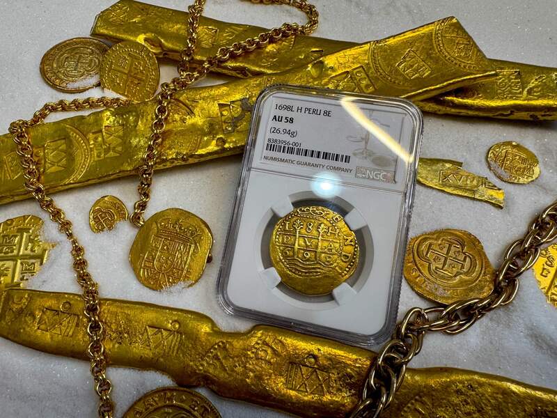 Peru 8 Escudos 1698 "1715 Fleet Shipwreck" NGC 58 11