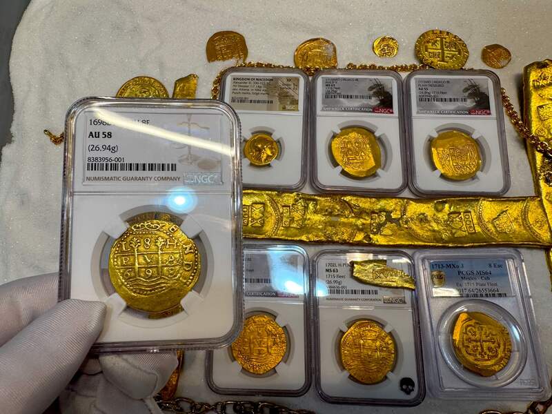 Peru 8 Escudos 1698 "1715 Fleet Shipwreck" NGC 58 28