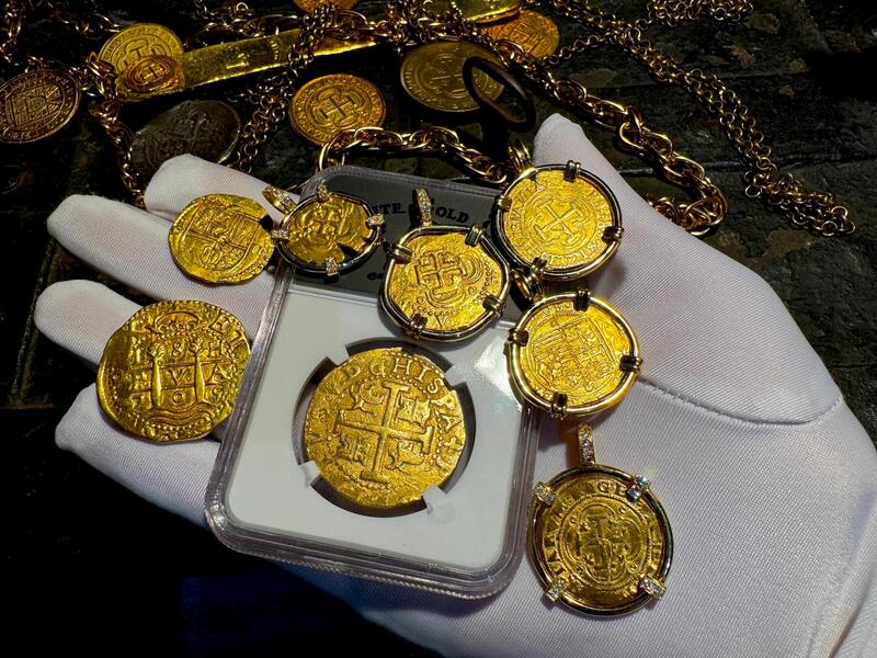 Peru 8 Escudos 1702 "1 of 2 found by Bob Johnson" NGC 61 11