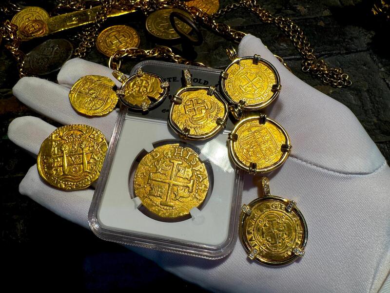 Peru 8 Escudos 1702 "1 of 2 found by Bob Johnson" NGC 61 12