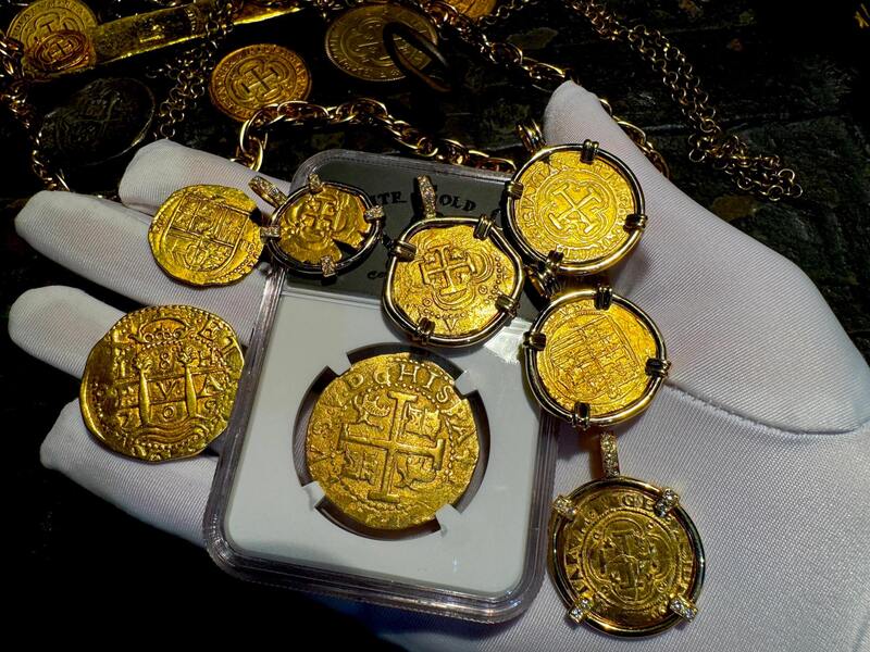 Peru 8 Escudos 1702 "1 of 2 found by Bob Johnson" NGC 61 13