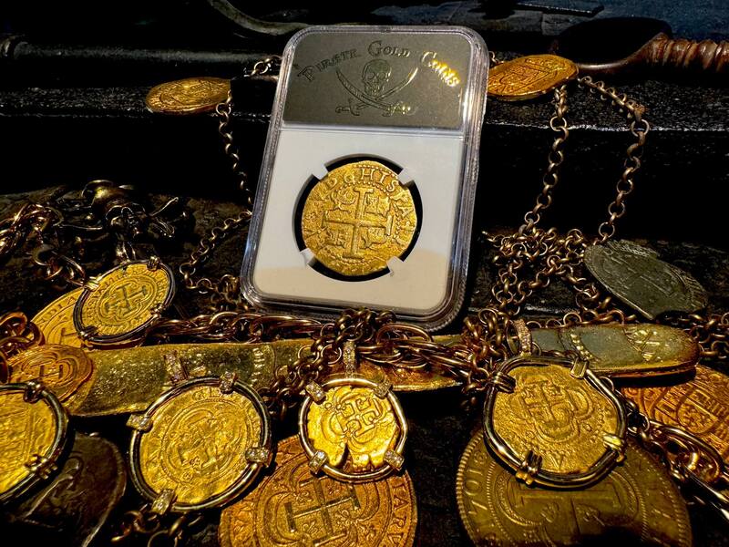 Peru 8 Escudos 1702 "1 of 2 found by Bob Johnson" NGC 61 25