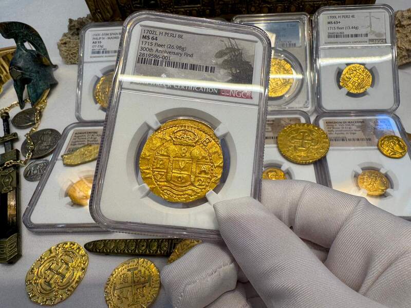 Peru 8 Escudos 1702 "from 1715 Fleet Shipwreck" NGC 64!! 33