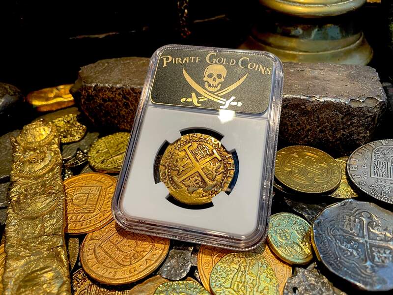 Peru 8 Escudos 1705 NGC 30 22