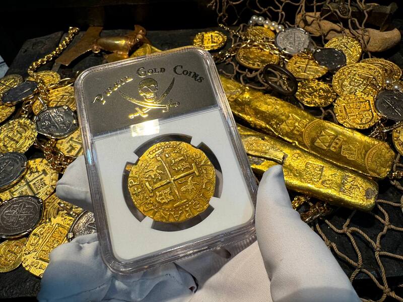 Peru 8 Escudos 1705 "2nd Finest Kn. 1715 Fleet Shipwreck" NGC 63 11