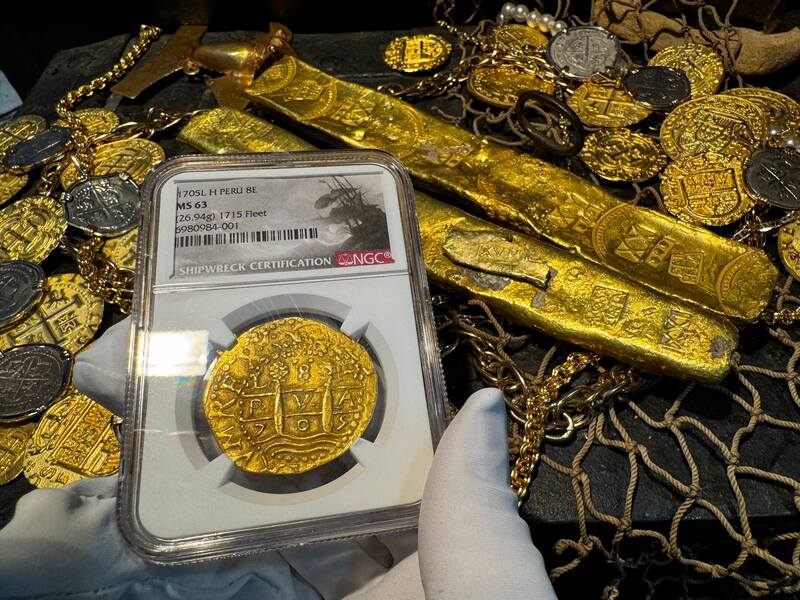 Peru 8 Escudos 1705 "2nd Finest Kn. 1715 Fleet Shipwreck" NGC 63 26