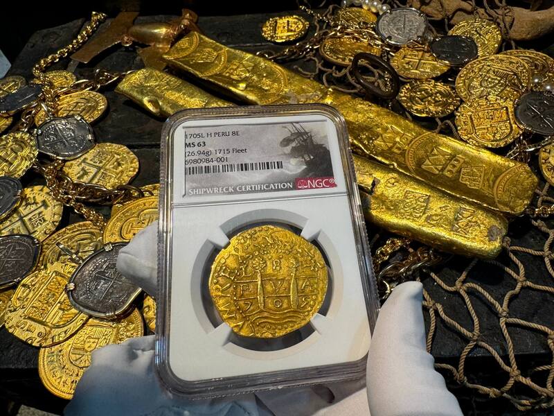 Peru 8 Escudos 1705 "2nd Finest Kn. 1715 Fleet Shipwreck" NGC 63 27