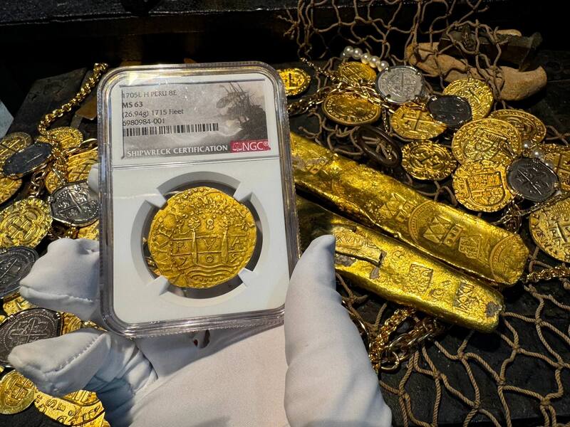 Peru 8 Escudos 1705 "2nd Finest Kn. 1715 Fleet Shipwreck" NGC 63 38