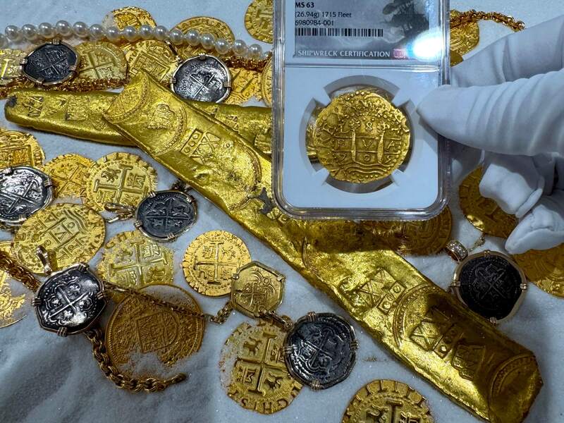 Peru 8 Escudos 1705 "2nd Finest Kn. 1715 Fleet Shipwreck" NGC 63 23