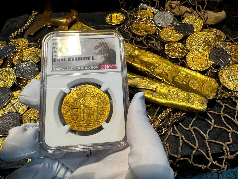 Peru 8 Escudos 1705 "2nd Finest Kn. 1715 Fleet Shipwreck" NGC 63 18