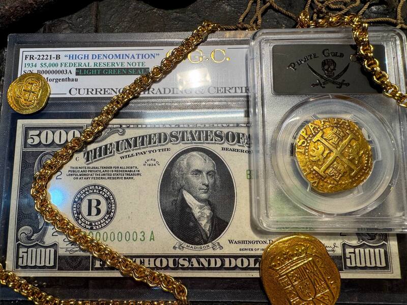 Peru 8 Escudos 1708 "1715 Full Castles" PCGS 50 8