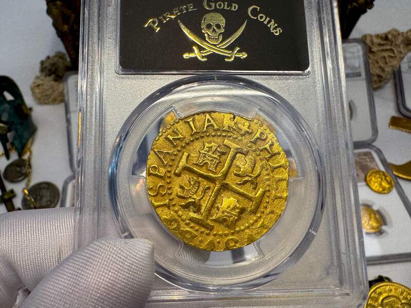 Peru 8 Escudos 1707 "1715 Fleet Shipwreck" PCGS 58 19