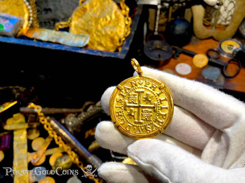 Reproduction Peru 8 Escudos 1708 "Fleet Shipwreck" Pendant 6