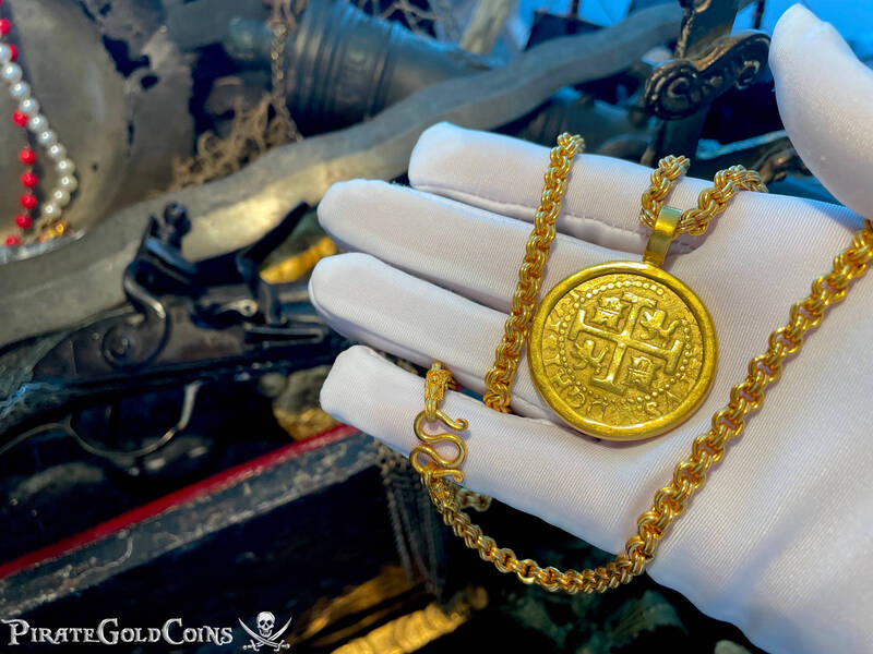 Peru 8 Escudos 1712 "1715 Fleet Shipwreck" Plate Coin Pendant 10