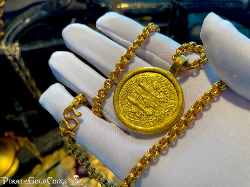Peru 8 Escudos 1712 "1715 Fleet Shipwreck" Plate Coin Pendant 16