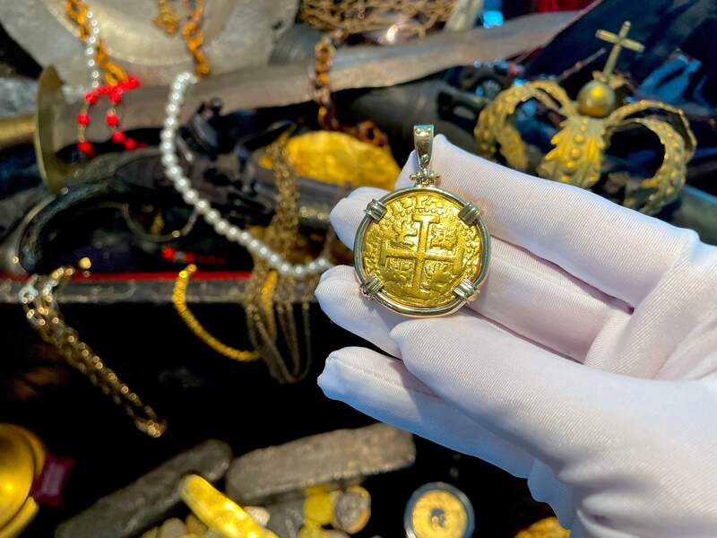 Peru 8 Escudos 1719 "Double Dated!" 18kt Bezel 3