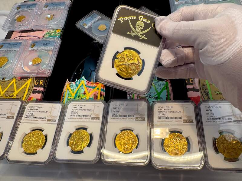 Peru 8 Escudos 1724 "Only 3 Graded" NGC 45 10