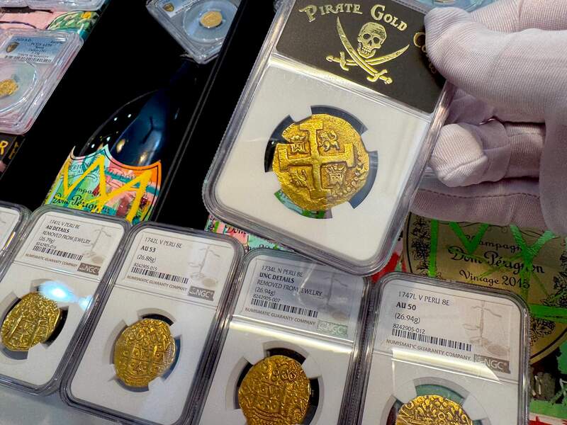 Peru 8 Escudos 1724 "Only 3 Graded" NGC 45 63