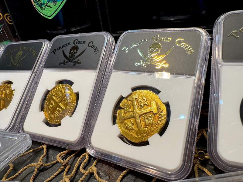 Peru 8 Escudos 1724 "Only 3 Graded" NGC 45 25