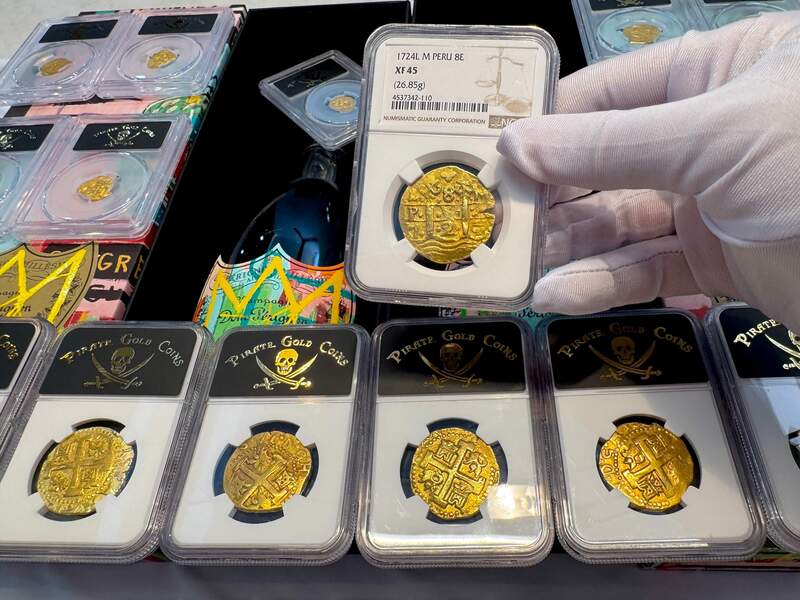 Peru 8 Escudos 1724 "Only 3 Graded" NGC 45 6