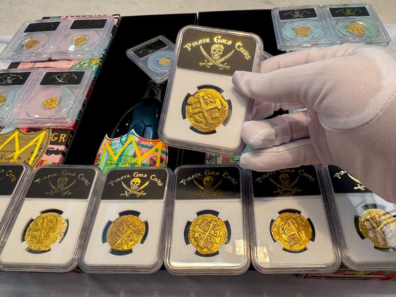 Peru 8 Escudos 1724 "Only 3 Graded" NGC 45 9