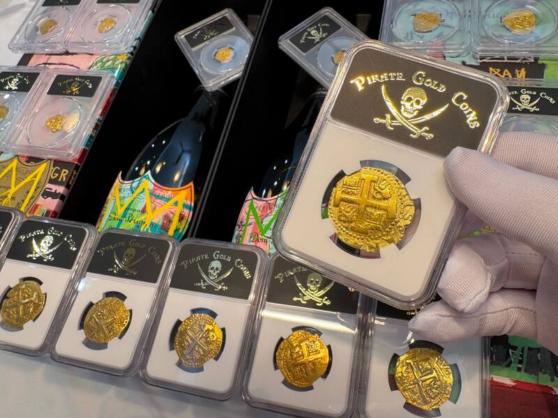 Peru 8 Escudos 1732 "Philip V" NGC AU 52