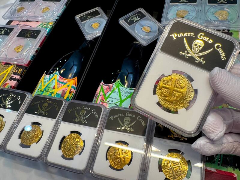 Peru 8 Escudos 1732 "Philip V" NGC AU 11