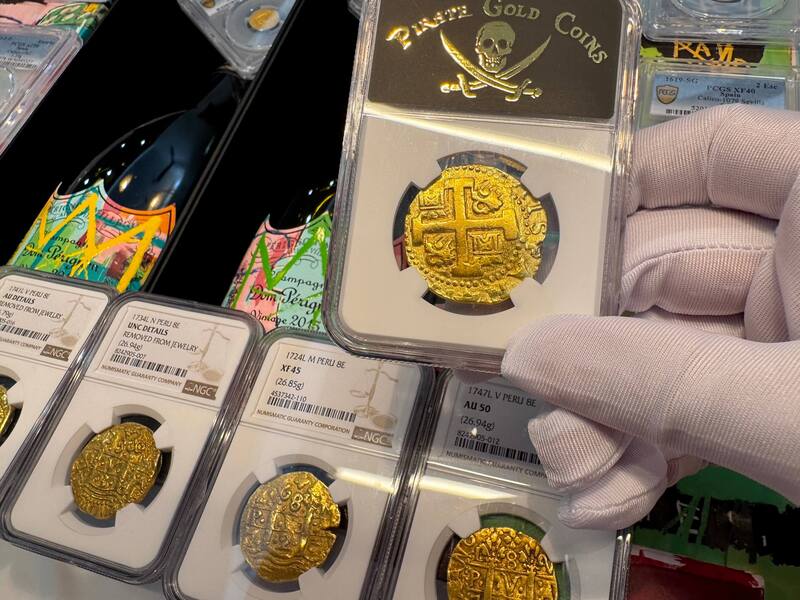 Peru 8 Escudos 1732 "Philip V" NGC AU 56