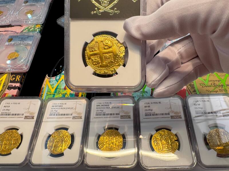 Peru 8 Escudos 1732 "Philip V" NGC AU 12