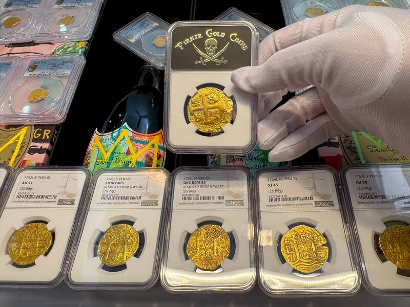 Peru 8 Escudos 1732 "Philip V" NGC AU 14