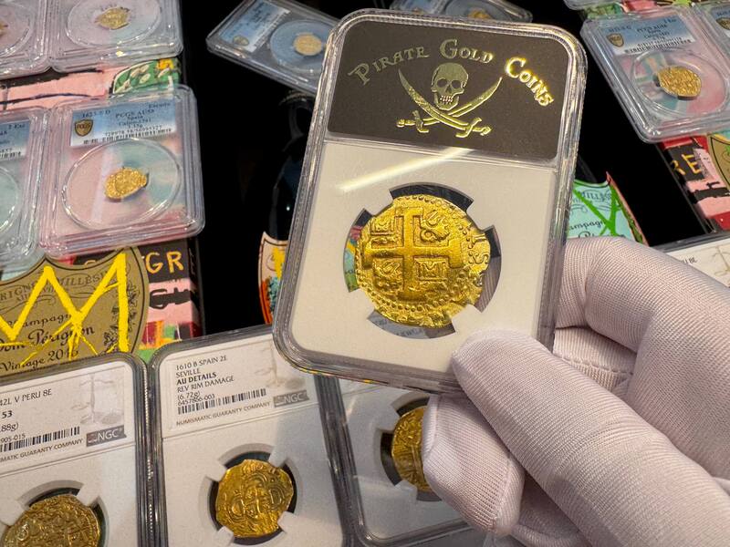 Peru 8 Escudos 1732 "Philip V" NGC AU 57