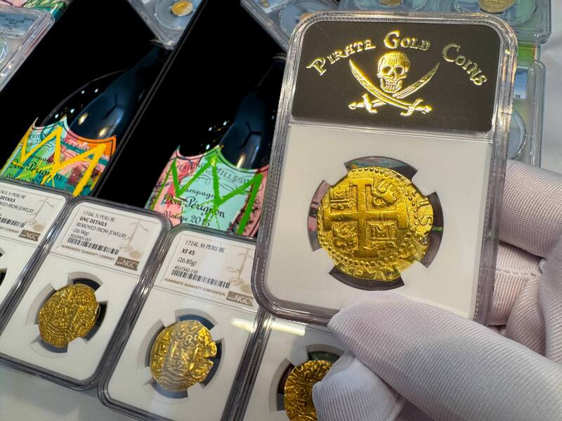 Peru 8 Escudos 1732 "Philip V" NGC AU 10