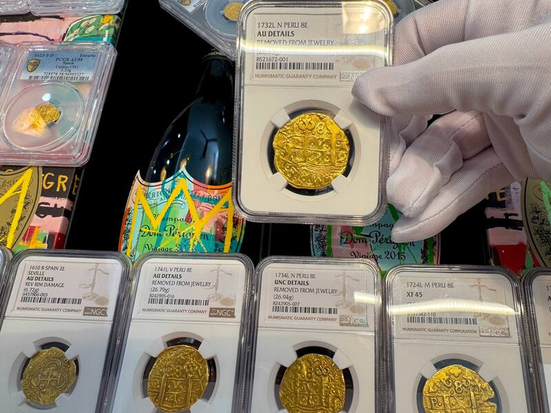 Peru 8 Escudos 1732 "Philip V" NGC AU 5