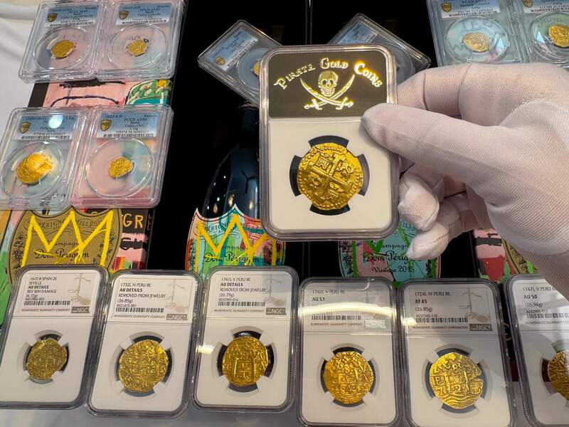 Peru 8 Escudos 1734 "Philip V" NGC UNC 5