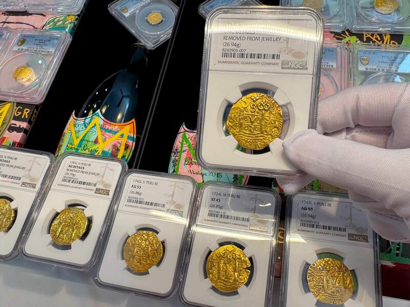 Peru 8 Escudos 1734 "Philip V" NGC UNC 7