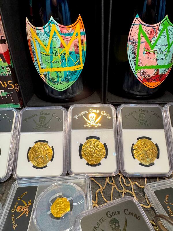 Peru 8 Escudos 1734 "Philip V" NGC UNC 21