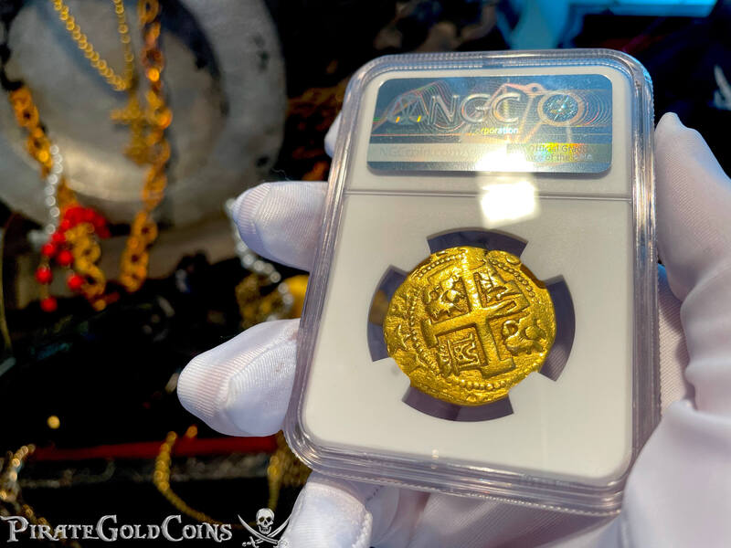 Peru 8 Escudos 1735 "Double Dated - Star of Lima" NGC VF 16