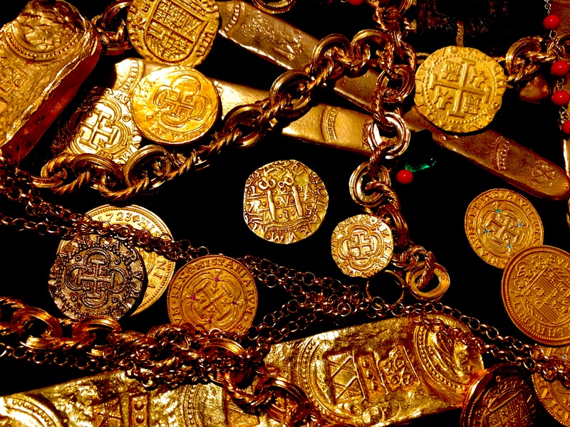 Peru 8 Escudos 1735 "Amazing Detail ~ Double Date" RAW 18