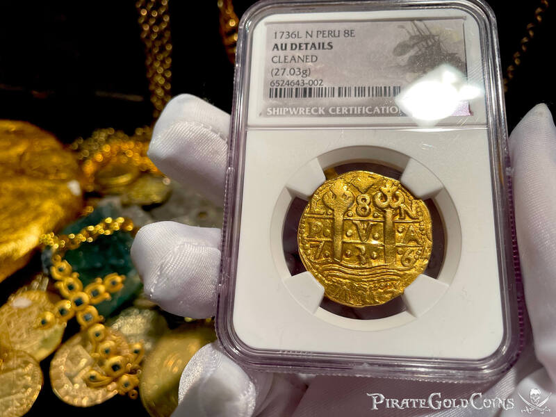 Peru 8 Escudos 1736NGC AU 4