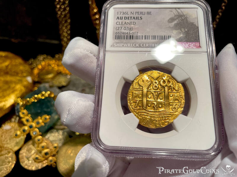 Peru 8 Escudos 1736NGC AU 5