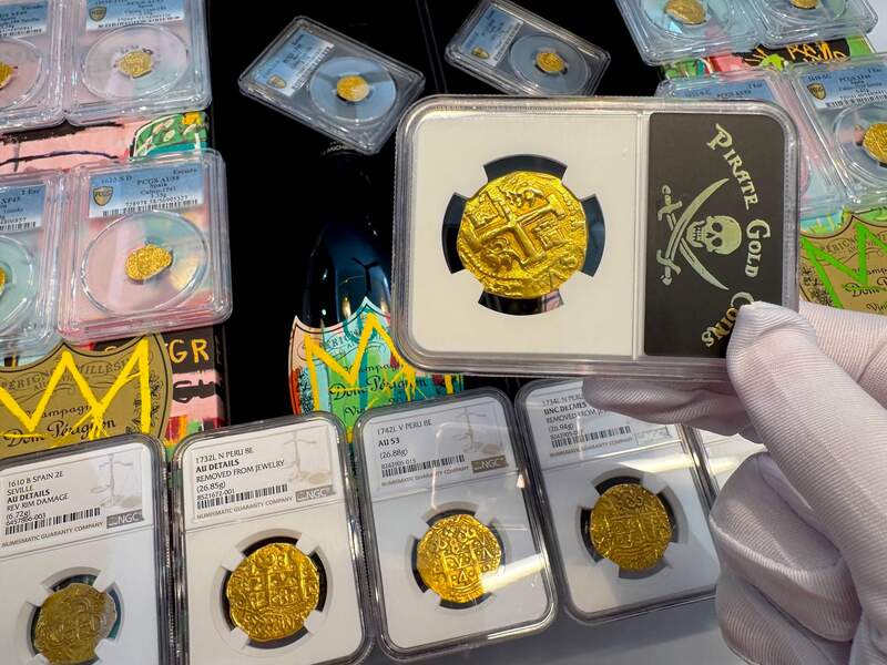 Peru 8 Escudos 1741 "Philip V" NGC UNC 12