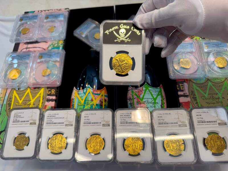 Peru 8 Escudos 1741 "Philip V" NGC UNC 16