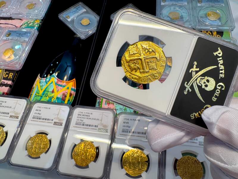 Peru 8 Escudos 1741 "Philip V" NGC UNC 6