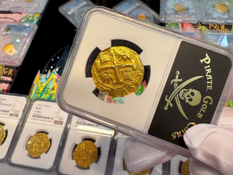 Peru 8 Escudos 1741 "Philip V" NGC UNC 15