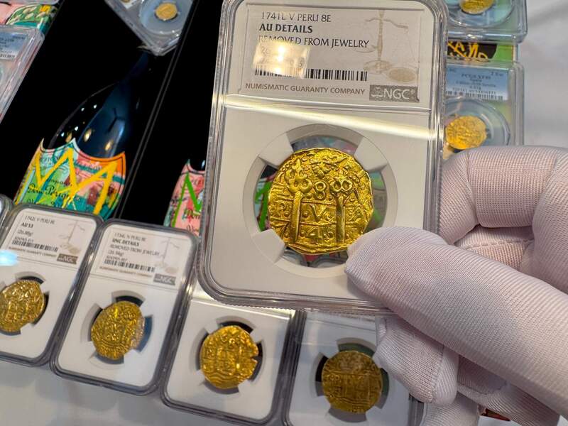 Peru 8 Escudos 1741 "Philip V" NGC UNC 9