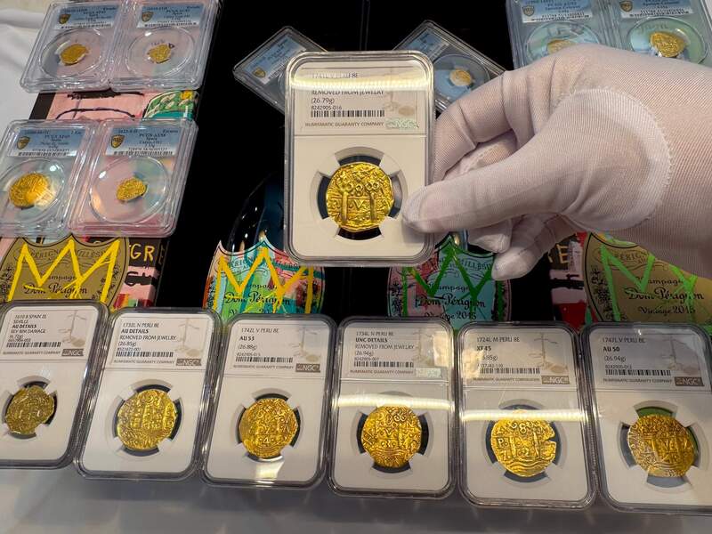 Peru 8 Escudos 1741 "Philip V" NGC UNC 11