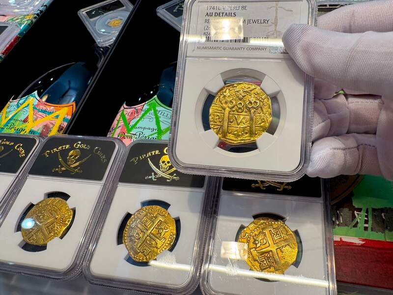 Peru 8 Escudos 1741 "Philip V" NGC UNC 5